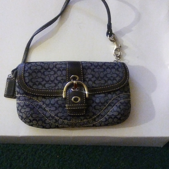 Authentic Coach Wristlet Purse. - Picture 2 of 2
